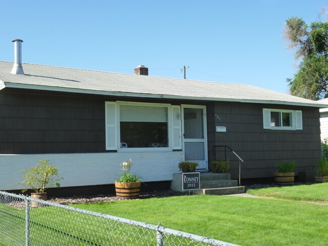 property at 1211 W Dalke Ave