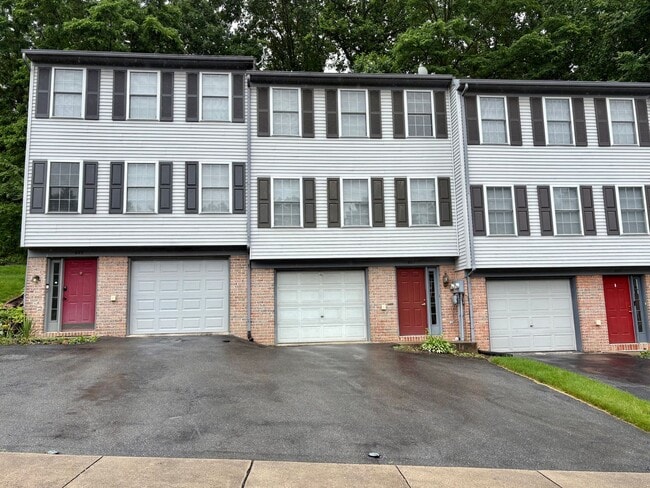 property at 627 Rockwood Dr