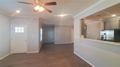 1242 N Sicily Ln in Fayetteville, AR - Foto de edificio - Building Photo