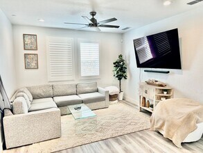 996 Ponderosa Wy W in Madera, CA - Building Photo - Building Photo