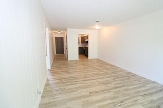 116 Fairway Ave in Monett, MO - Building Photo - Building Photo