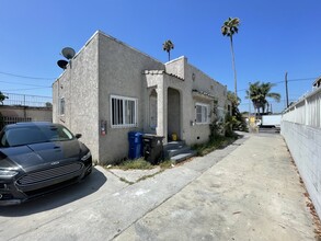 7404 S Figueroa St in Los Angeles, CA - Building Photo - Building Photo