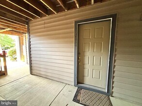 4905 Dunbarton Rd in Mount Laurel, NJ - Building Photo - Building Photo