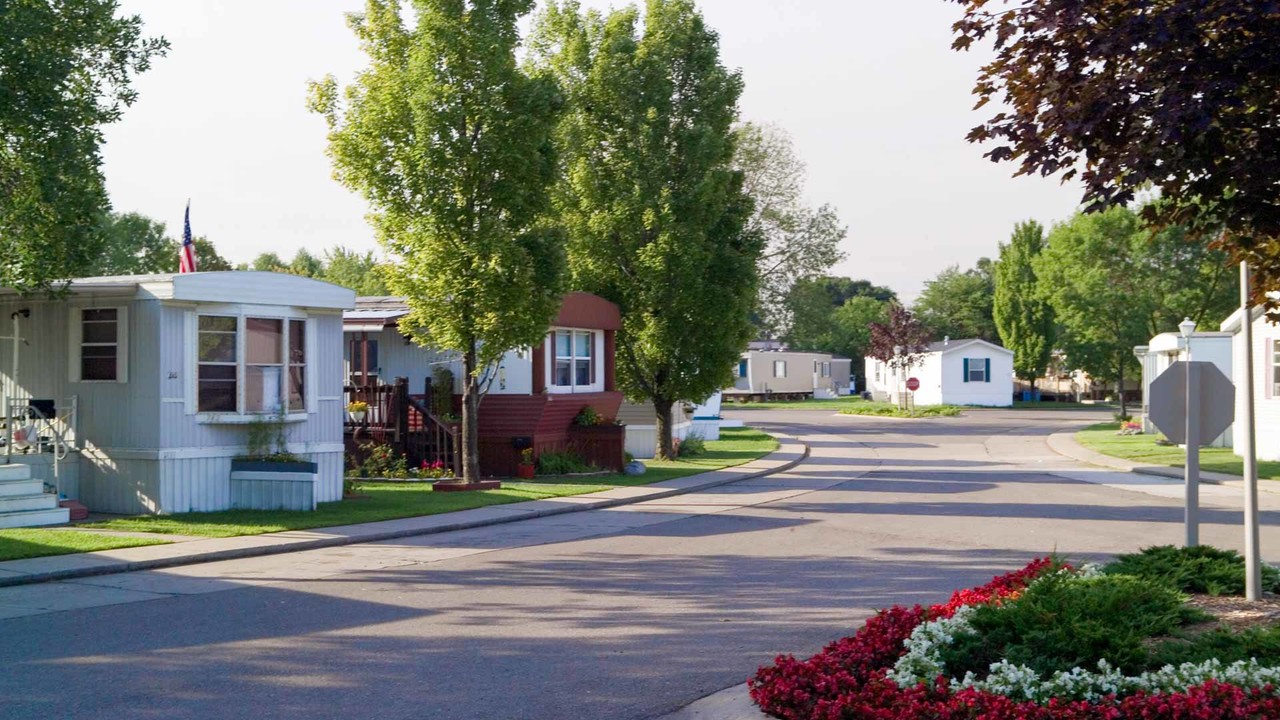 Lafayette Place in Warren, MI - Foto de edificio