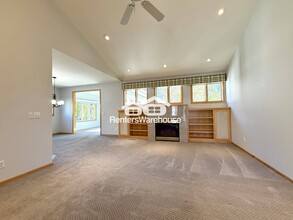 9536 Windflower Pl N in Champlin, MN - Foto de edificio - Building Photo