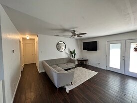 110 Hastings Ct in Cedar Hill, TX - Building Photo