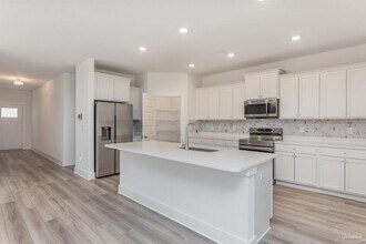 874 Windhill Dr in Cantonment, FL - Building Photo - Building Photo