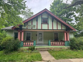 109 E 12th St in Bloomington, IN - Building Photo