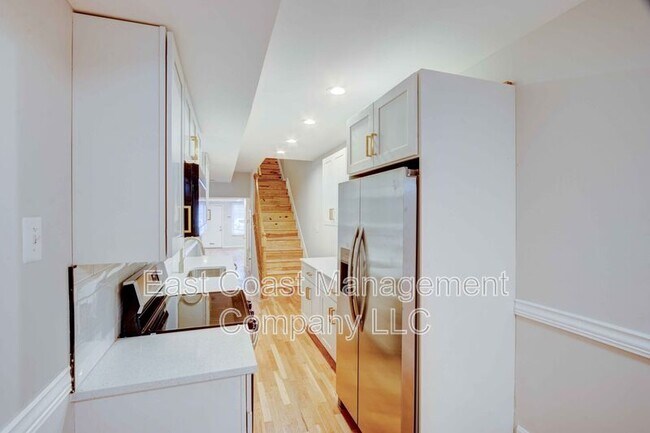 property at 203 S Regester St