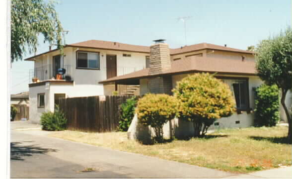 991 Wren Dr in San Jose, CA - Building Photo - Building Photo