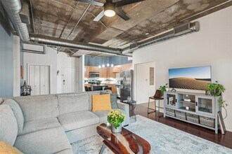1001 Belleview St in Dallas, TX - Building Photo - Building Photo