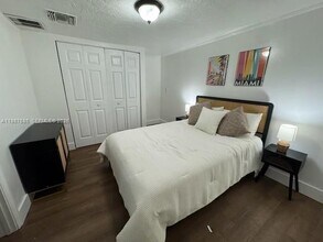 2354 NW 93rd Terrace in Miami, FL - Building Photo - Building Photo