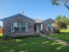 8202 Quail Ct in Rowlett, TX - Building Photo