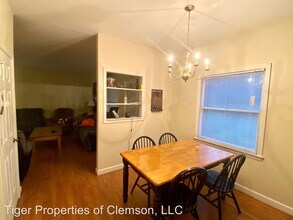 245 Willow Ct in Central, SC - Building Photo - Building Photo