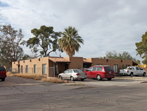 2137-2145 N Bell Ave in Tucson, AZ - Foto de edificio - Building Photo