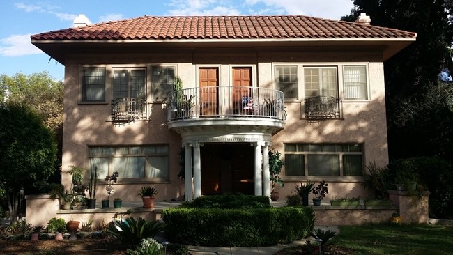 1832 S Wilton Pl in Los Angeles, CA - Building Photo - Building Photo