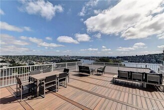 559 McGraw St in Seattle, WA - Building Photo - Building Photo