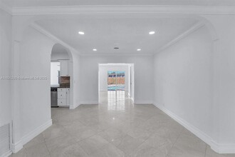 2005 N 36th Ave in Hollywood, FL - Building Photo - Building Photo