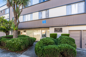 Americana Apartments in Berkeley, CA - Foto de edificio - Building Photo