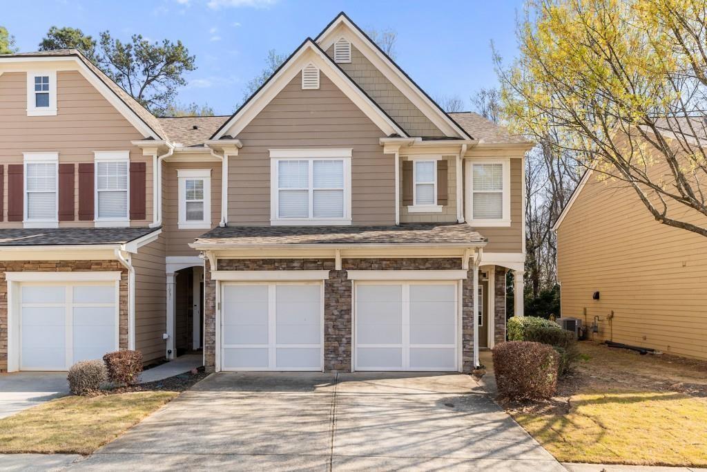 1933 Lake Heights Cir NW in Kennesaw, GA - Building Photo