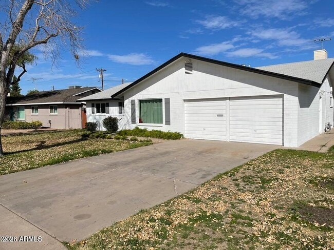 property at 414 E Malibu Dr