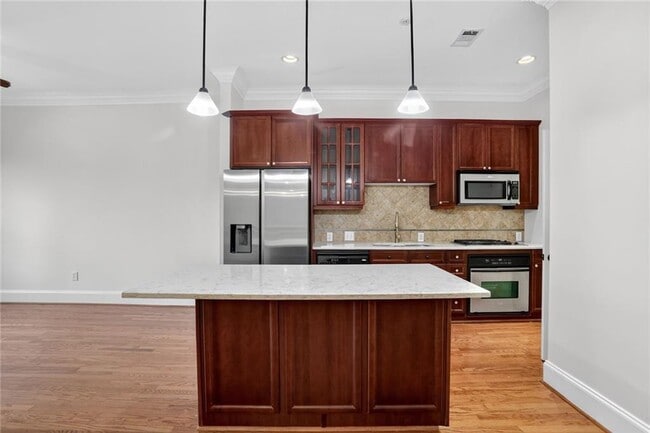 11 Perimeter Center E in Atlanta, GA - Building Photo - Building Photo