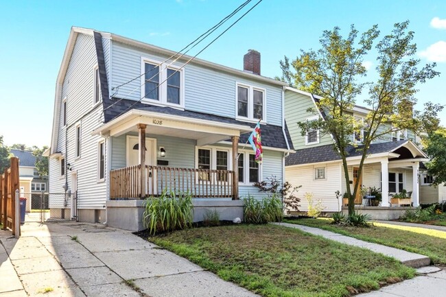 1028 Underwood Ave SE in Grand Rapids, MI - Foto de edificio - Building Photo