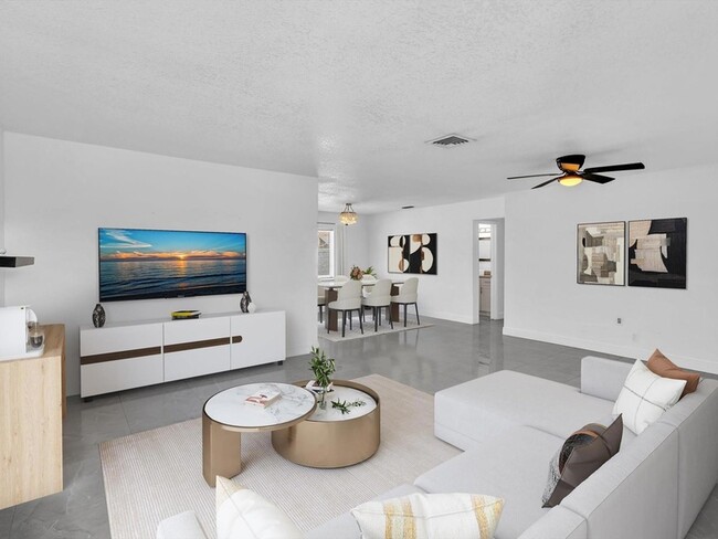 4560 NW 3rd Ave in Fort Lauderdale, FL - Building Photo - Building Photo