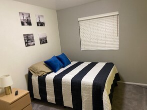 1237 Lenrey Ave in El Centro, CA - Foto de edificio - Building Photo