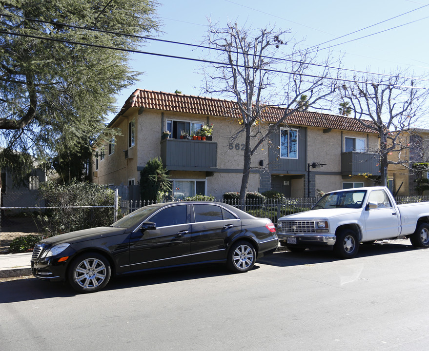 Fair Ave in North Hollywood, CA - Foto de edificio