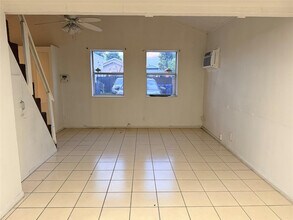 1729 Moffett St in Hollywood, FL - Building Photo - Building Photo