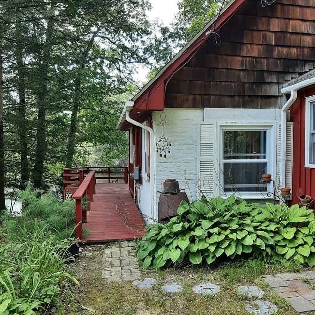 126 Wales Rd in Stafford, CT - Building Photo - Building Photo