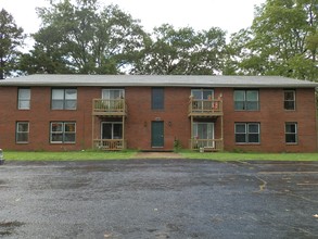 Stone Manor in Benton, IL - Building Photo - Building Photo