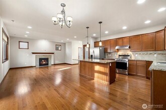 4617 167th St SW in Lynnwood, WA - Foto de edificio - Building Photo