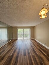 2050 N Congress Ave in West Palm Beach, FL - Building Photo - Building Photo