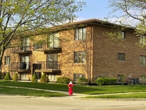 8659 Meade Ave in Burbank, IL - Building Photo - Building Photo