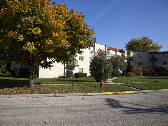 2900 Lincoln Ave in Riverside, IL - Foto de edificio - Building Photo