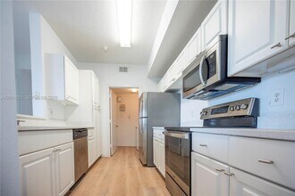 5554 Metrowest Blvd in Orlando, FL - Foto de edificio - Building Photo