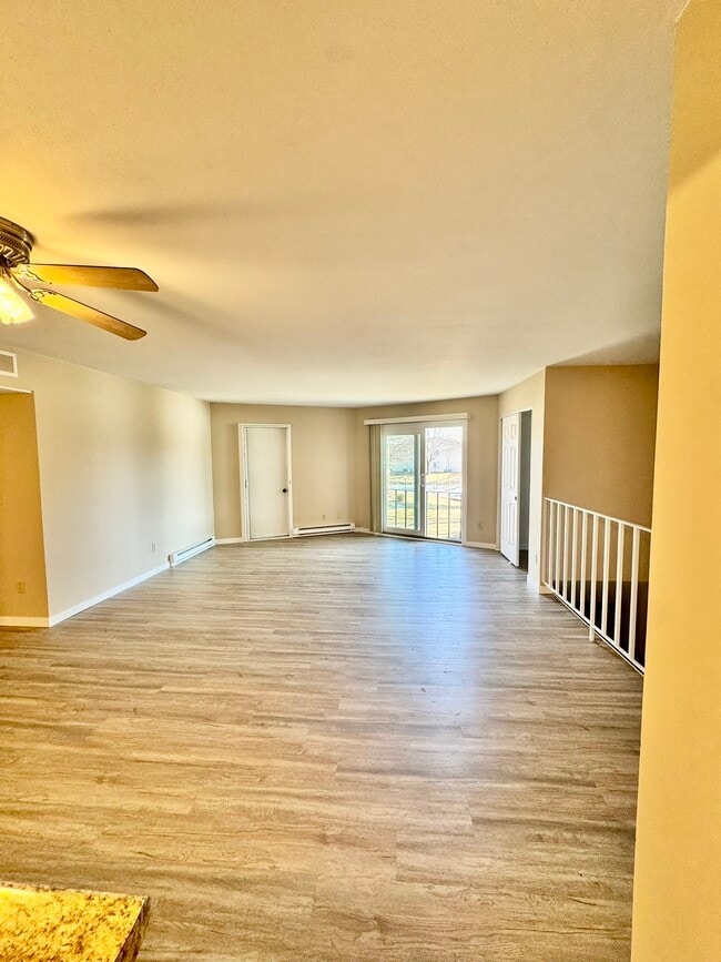 W169N11404 Biscayne Dr in Germantown, WI - Building Photo - Building Photo