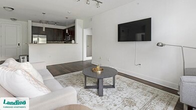 7373 Valley View Ln in Dallas, TX - Building Photo - Building Photo