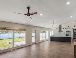 2713 Renatta Dr in Belleair Bluffs, FL - Building Photo