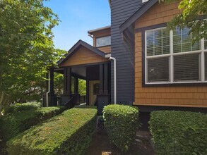 10383 156th Pl NE in Redmond, WA - Building Photo - Building Photo
