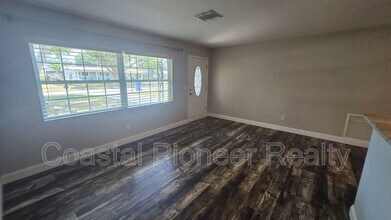 3297 20th Ave SW in Largo, FL - Foto de edificio - Building Photo