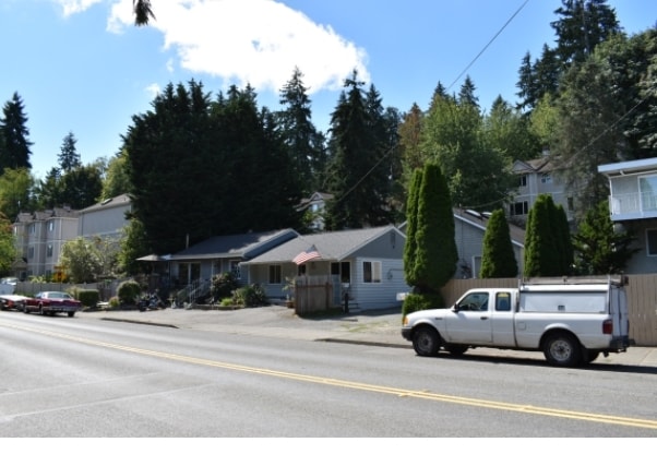 19671 15th Ave NE in Shoreline, WA - Foto de edificio