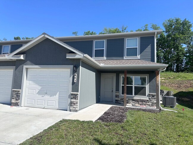 603 Pampas St in Pleasant Hill, MO - Building Photo - Building Photo