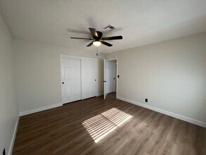 3812 Melody Ln in Las Vegas, NV - Foto de edificio - Building Photo