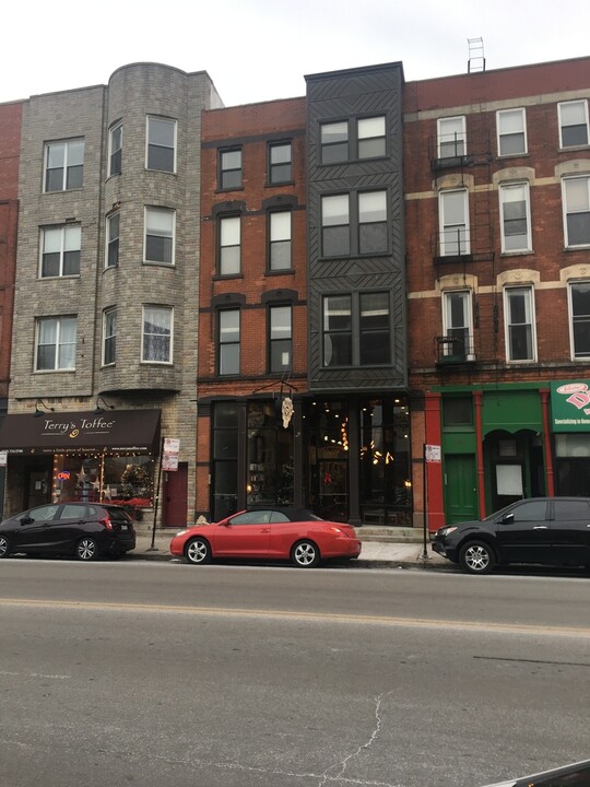 1119 W Grand Ave in Chicago, IL - Building Photo