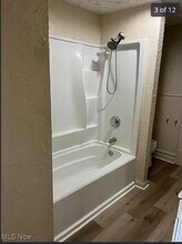 177 Spellman Ct in Akron, OH - Building Photo - Building Photo