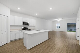 4890 SW 80th Ln in Ocala, FL - Building Photo - Building Photo