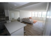 1351 NE Miami Gardens Dr in North Miami Beach, FL - Building Photo - Building Photo